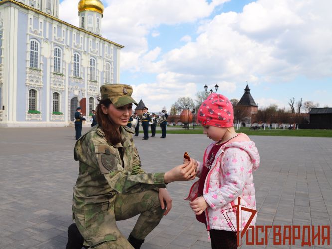 Военнослужащие Управления Росгвардии по Тульской области приняли участие во Всероссийской акции «Георгиевская ленточка»