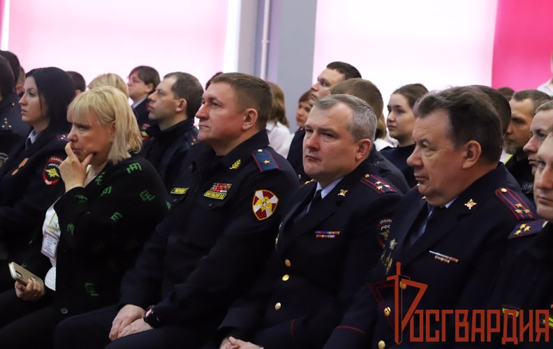 Росгвардейцы почтили память Героя России Дмитрия Горшкова в Туле