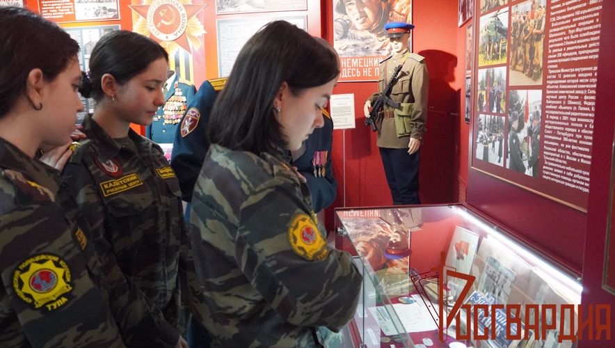 Росгвардейцы провели урок Мужества для воспитанников тульской школы