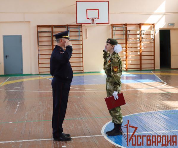 Тульские росгвардейцы приняли участие в торжественном мероприятии, посвященное вступлению учеников в «Гвардейскую смену»
