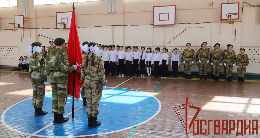 Тульские росгвардейцы приняли участие в торжественном мероприятии, посвященное вступлению учеников в «Гвардейскую смену»