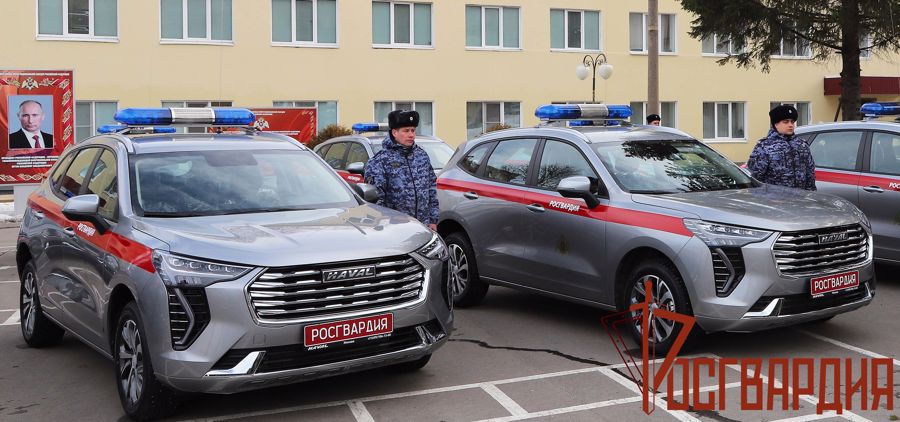 Тульским росгвардейцам вручили ключи от новых служебных автомобилей (видео)