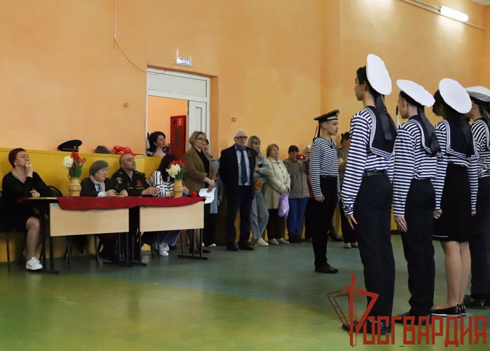 В преддверии Дня Победы Росгвардия организовала уроки мужества для подшефных школ Тулы