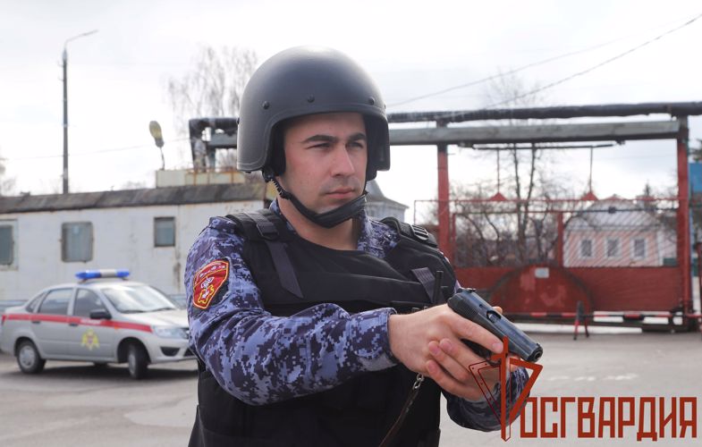 В Тульской области сотрудники Росгвардии задержали подозреваемого в нанесении женщине ножевого ранения