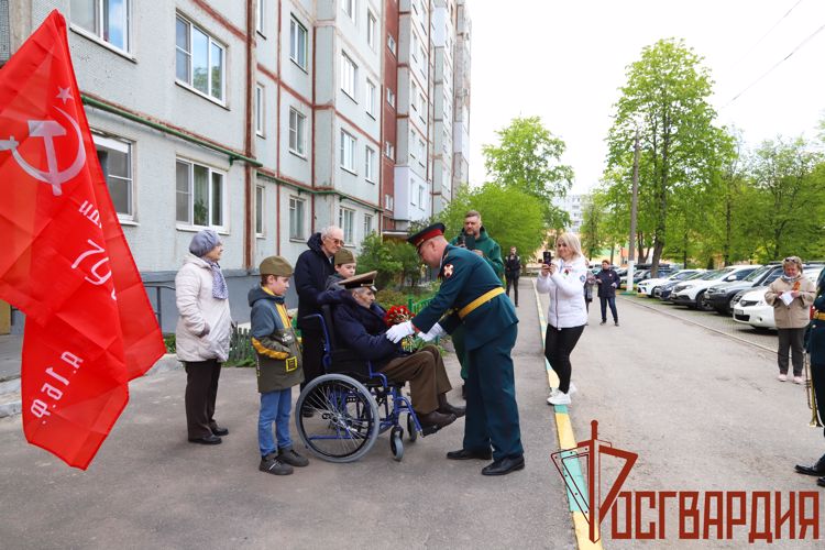 Тульские росгвардейцы присоединились к ведомственной акции «Парад идет к ветерану» 