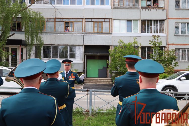 Тульские росгвардейцы присоединились к ведомственной акции «Парад идет к ветерану» 