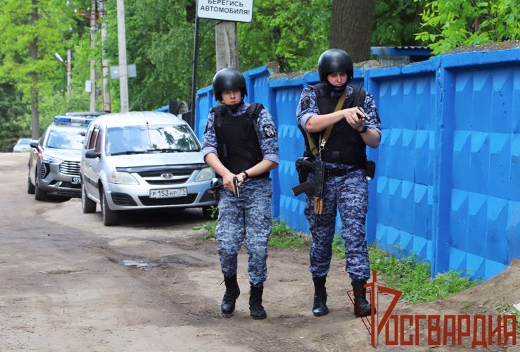 Тульские росгвардейцы отработали действия при поступлении сигнала «тревога» из детского лагеря
