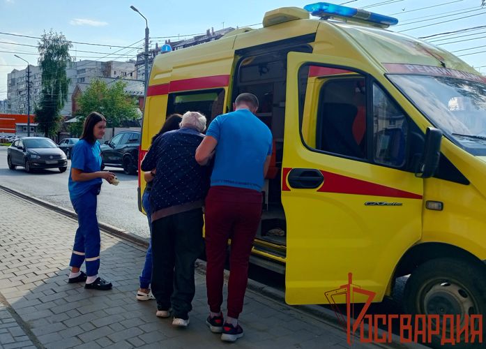 Росгвардеец оказал медпомощь пожилому жителю Тулы