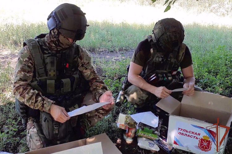 Послания от школьников Тульской области со словами поддержки получили росгвардейцы, находящиеся в зоне СВО
