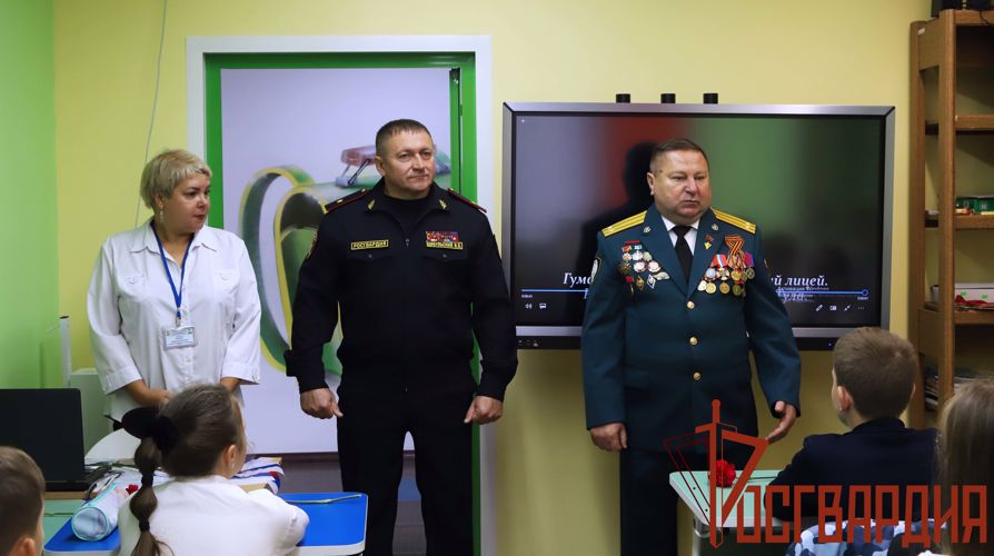 Сотрудники Росгвардии почтили память Героя России Дмитрия Горшкова в Туле