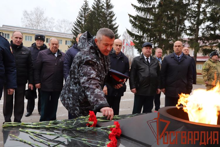 День ветерана войск правопорядка отметили росгвардейцы в Туле