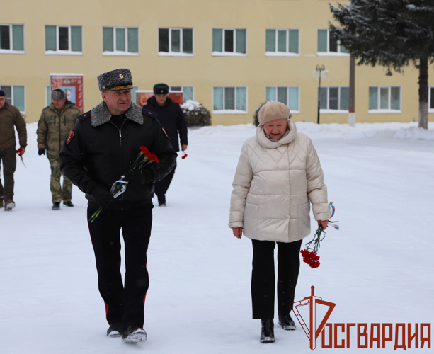 Тульские росгвардейцы приняли участие в торжественном мероприятии, посвященное ко Дню Героев Отечества 