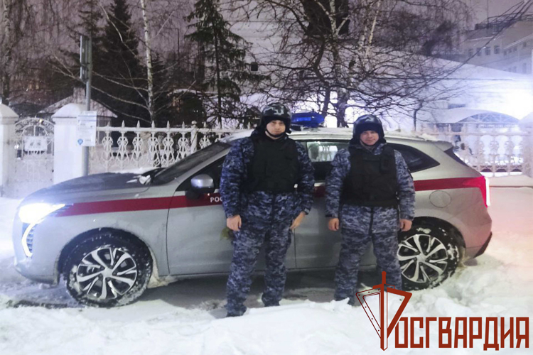 Сотрудники и военнослужащие Управления Росгвардии по Тульской области приняли участие в обеспечении безопасности Крещенских купаний