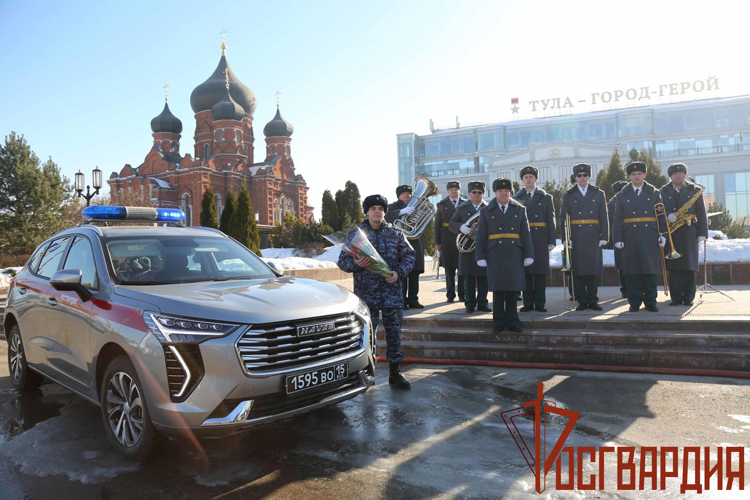 Начальник регионального управления Росгвардии поздравил личный состав с Международным женским днём 