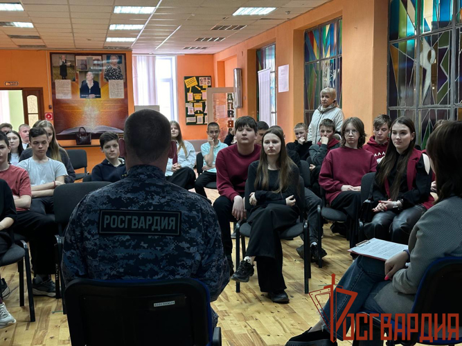 Росгвардейцы провели уроки Мужества для школьников Тульской области