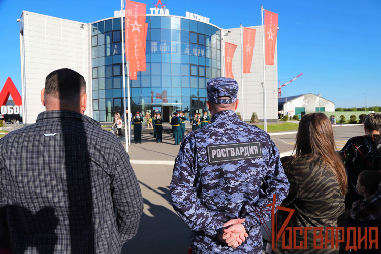 Военный оркестр регионального управления Росгвардии выступил с концертом в Туле