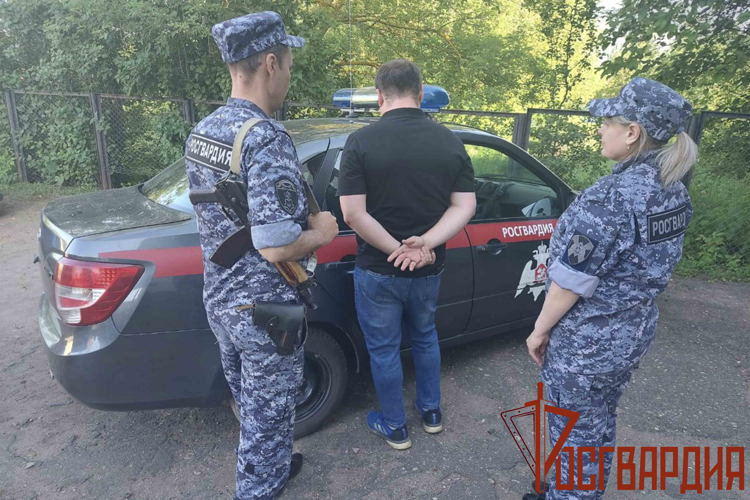 Сотрудники Росгвардии задержали гражданина, который находился в розыске 