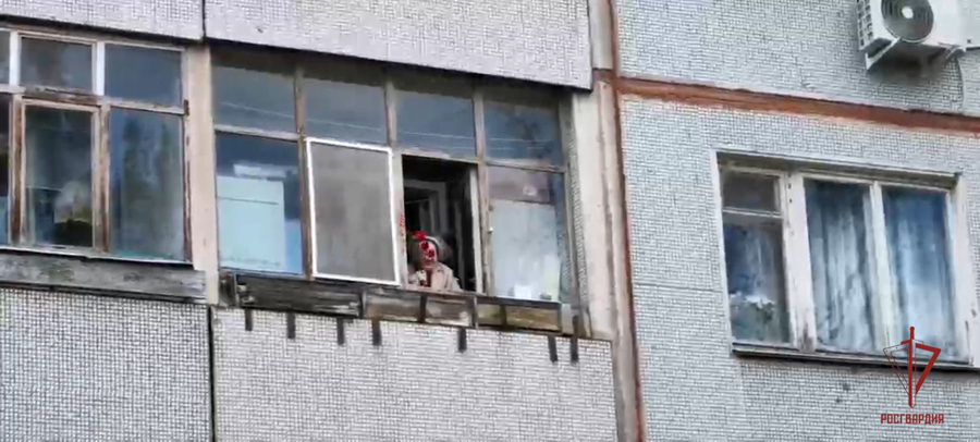 Тульские росгвардейцы присоединились к ведомственной акции «Парад у дома ветерана» 