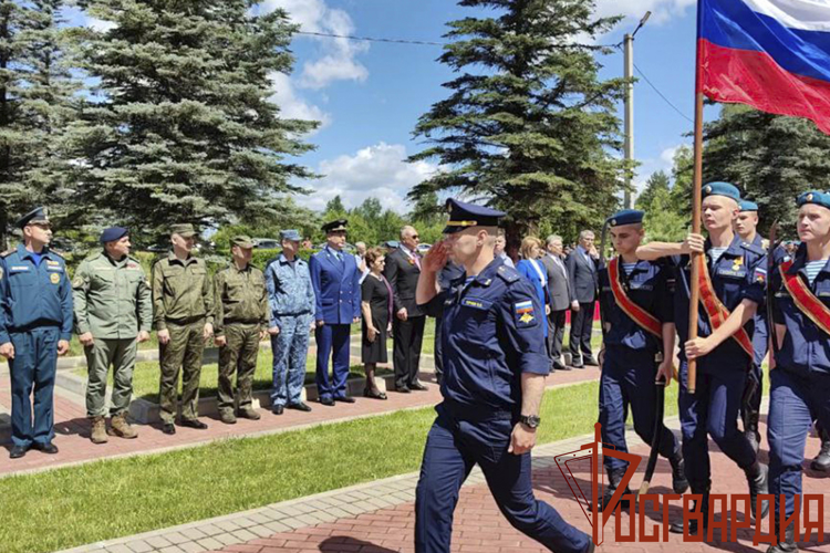 Сотрудники и военнослужащие Управления Росгвардии по Тульской области в День памяти и скорби приняли участие в памятных мероприятиях