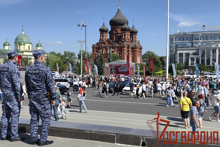 Росгвардия обеспечила безопасность автомобильного фестиваля «Автострада 2024» в Туле