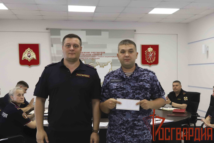 Руководство Управления Росгвардии по Тульской области поздравило связистов с профессиональным праздником