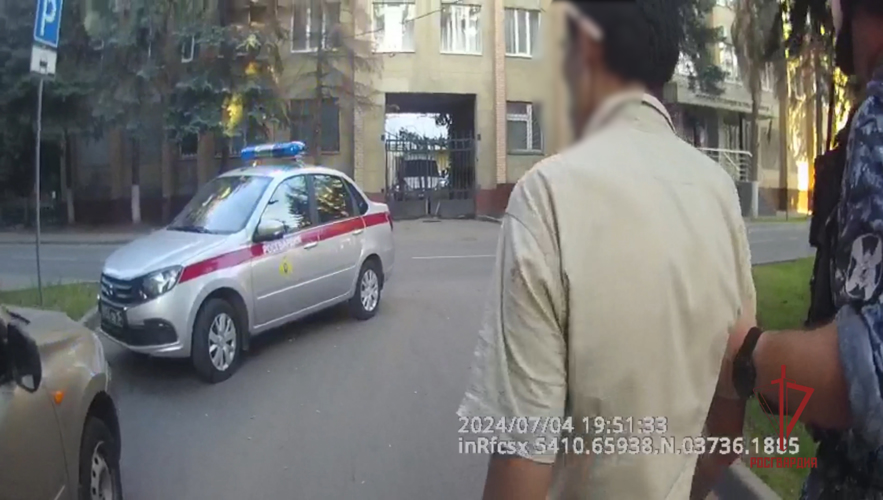 Тульские росгвардейцы задержали правонарушителей с пневматическим пистолетом