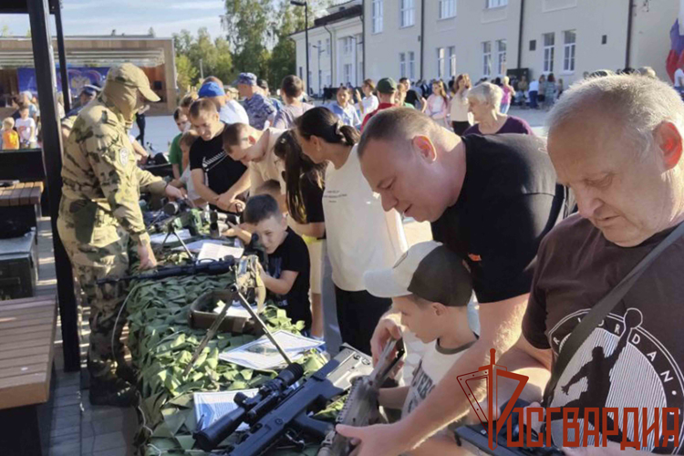 Патриотическая акция «Один день с Росгвардией» прошла в Тульской области  (Видео)