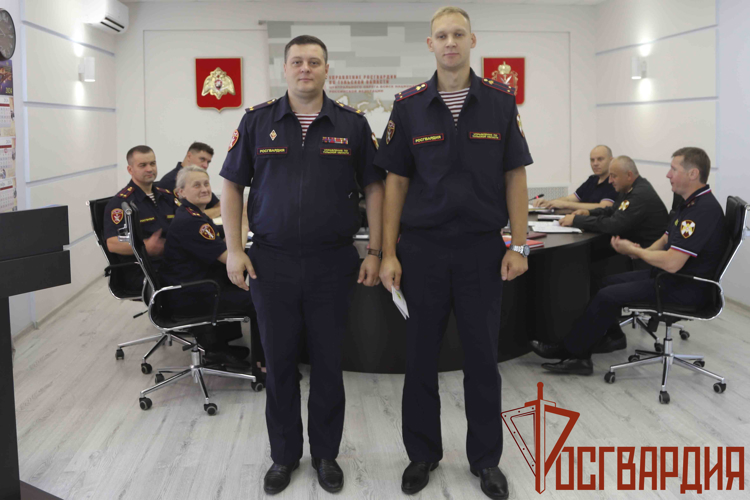 Дежурную службу и тыловые подразделения Росгвардии поздравили с профессиональным праздником в Туле
