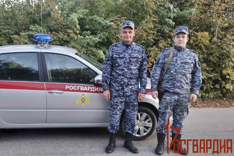 Сотрудники Росгвардии помогли потушить пожар в детском лагере в Тульской области
