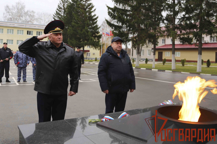 Тульские росгвардейцы почтили память товарищей, погибших при выполнении служебных обязанностей
