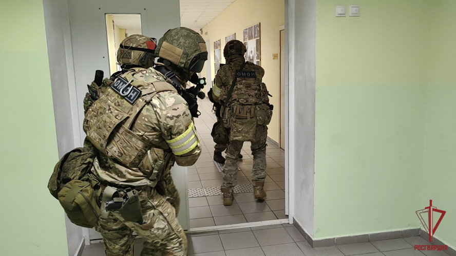 Тульские росгвардейцы провели масштабные учения в образовательных учреждениях