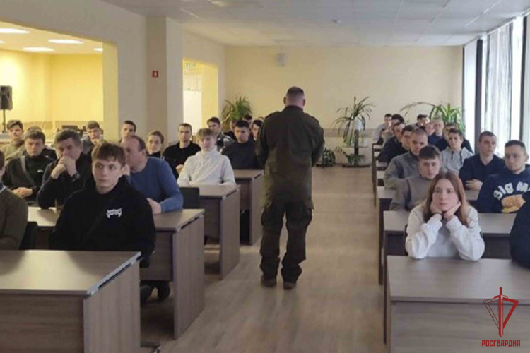 Росгвардейцы провели Уроки мужества в тульских учебных заведениях