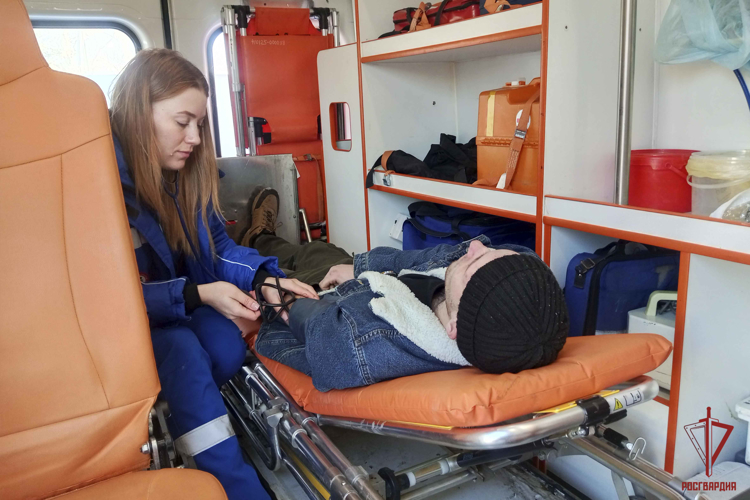 Тульские росгвардейцы задержали условного дебошира в автомобиле скорой медицинской помощи