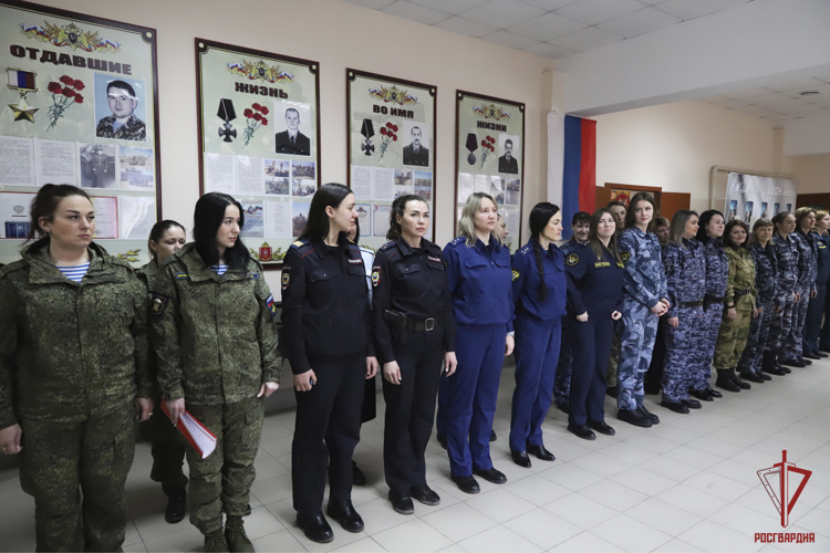 Тульские росгвардейцы провели турнир по стрельбе, приуроченный к Международному женскому дню (Видео)