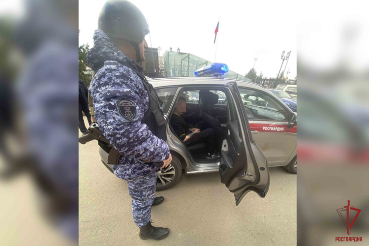  Сотрудники Росгвардии задержали дебошира в Туле 
