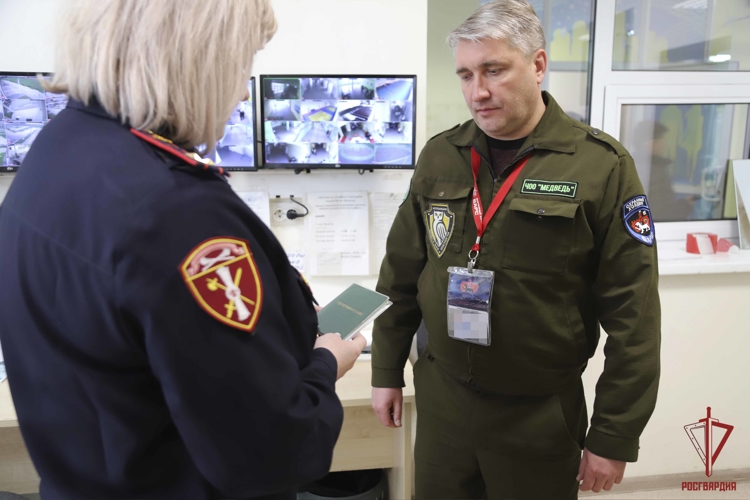 Тульские росгвардейцы приняли участие во всероссийских антитеррористических учениях в образовательных организациях