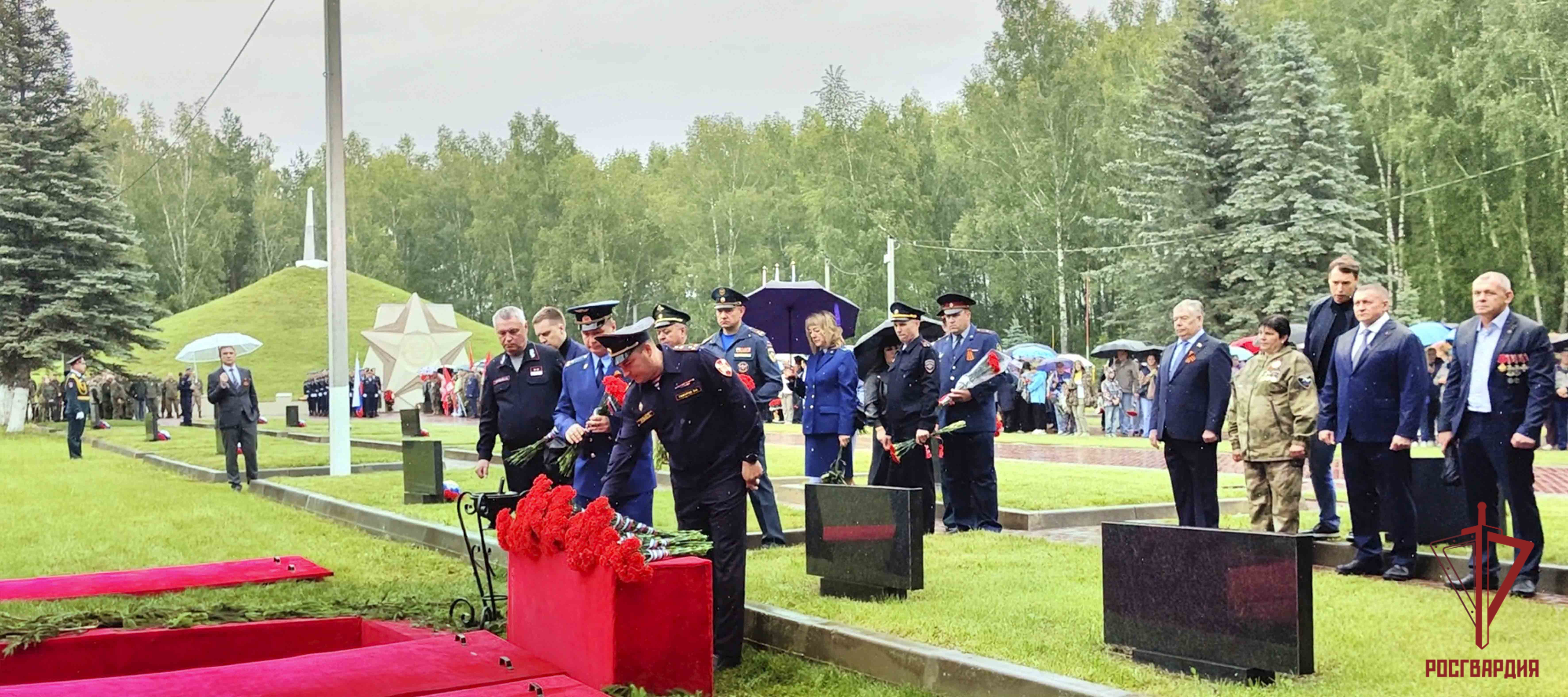 Тульские росгвардейцы почтили память погибших в годы Великой Отечественной войны