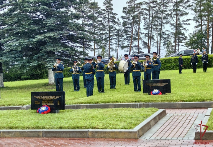 Тульские росгвардейцы почтили память погибших в годы Великой Отечественной войны