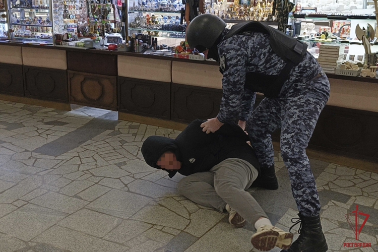 Росгвардейцы провели тренировку на одном из охраняемых объектов культурного учреждения в Туле