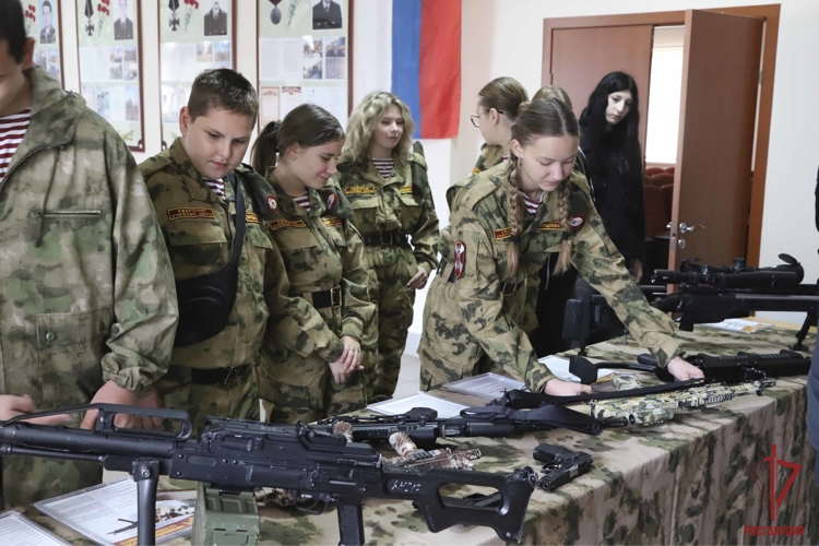 В ОМОН «Молот» Управления Росгвардии по Тульской области прошел день открытых дверей 