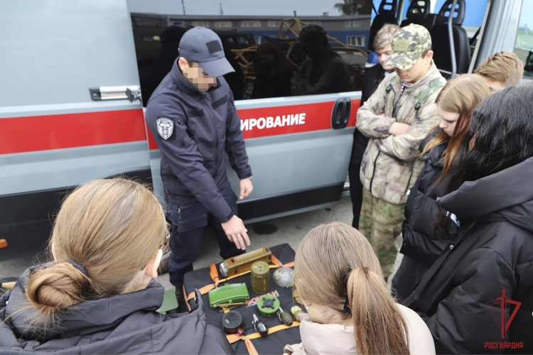 В ОМОН «Молот» Управления Росгвардии по Тульской области прошел день открытых дверей 