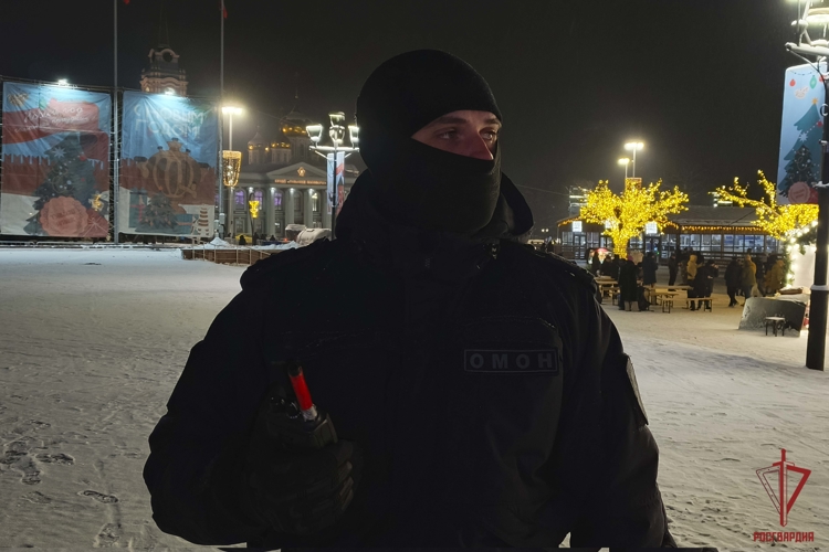 Росгвардейцы обеспечили правопорядок и безопасность граждан в новогоднюю ночь в Туле