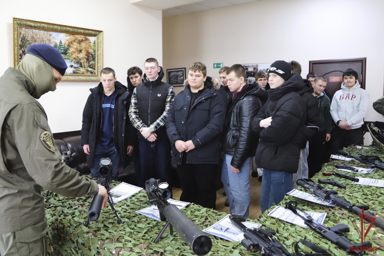 СОБР «Буран» Росгвардии провел день открытых дверей в Туле