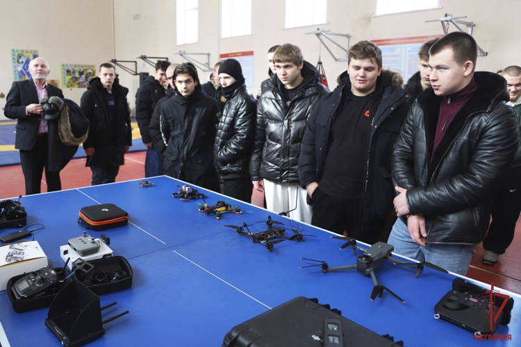 СОБР «Буран» Росгвардии провел день открытых дверей в Туле