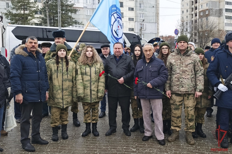 Подшефные Росгвардии тульские кадеты возложили цветы к памятнику «Тулякам, погибшим в локальных войнах и военных конфликтах»