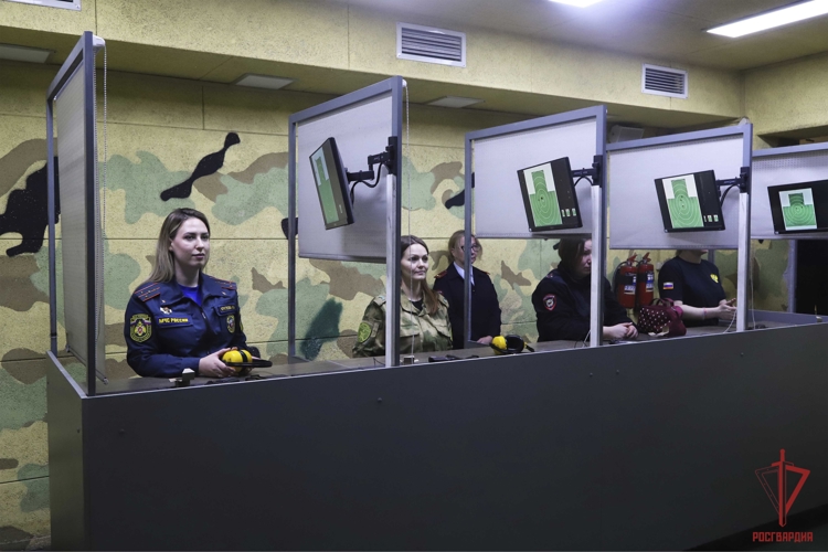 Росгвардейцы провели турнир по стрельбе, приуроченный к Международному женскому дню в Туле