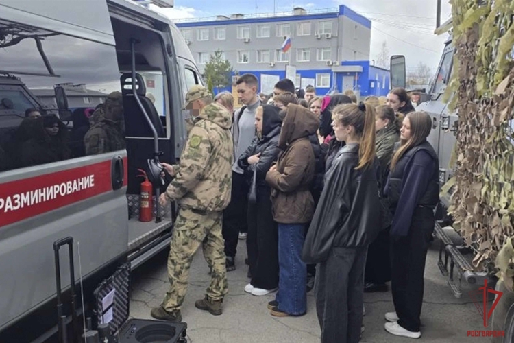 Бойцы Росгвардии провели день открытых дверей для тульских студентов