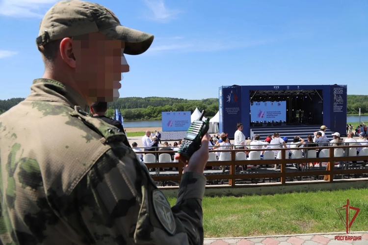 Росгвардия обеспечила безопасность граждан на Всероссийском съезде учителей физической культуры в Тульской области