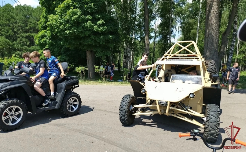  Росгвардейцы провели в Туле демонстрацию техники и вооружения ко Дню России