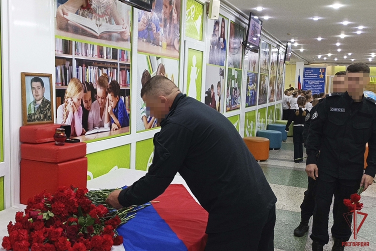 Бойцы ОМОН «Молот» почтили память Героя России Дмитрия Горшкова в Туле